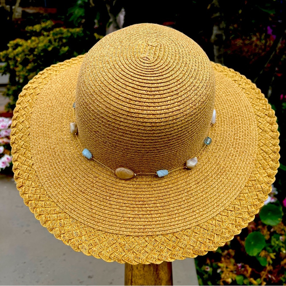 NWT SUN ‘N’ SAND UPF 50+ PROTECTION HAT WITH GLASS AND STONES BAND